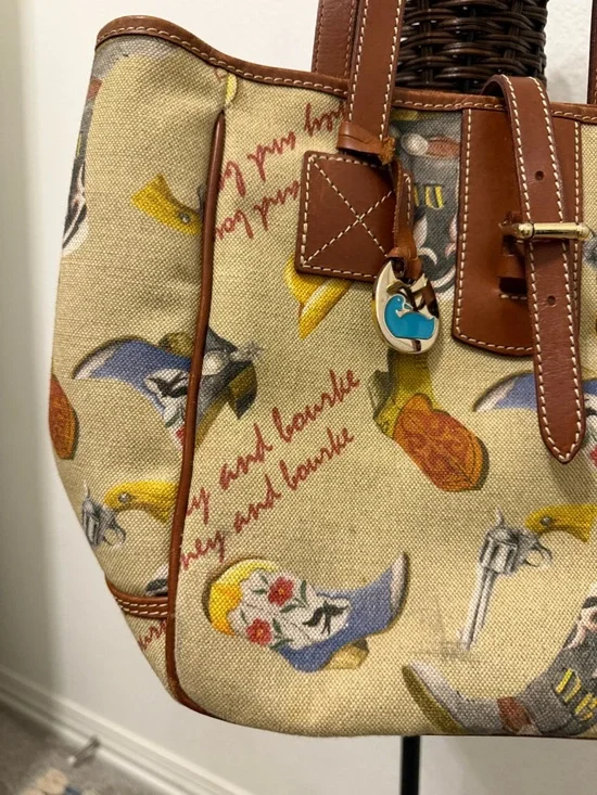 RARE Vintage Dooney & Bourke Western Print Canvas Tote 🌵 - Picture 2 of 6